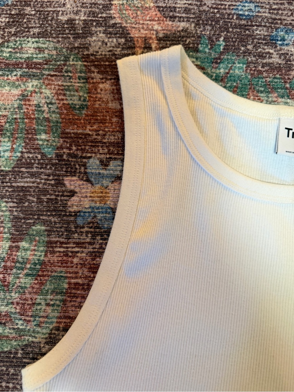 TNA Ribbed Cropped Tank - Picture 4 of 6